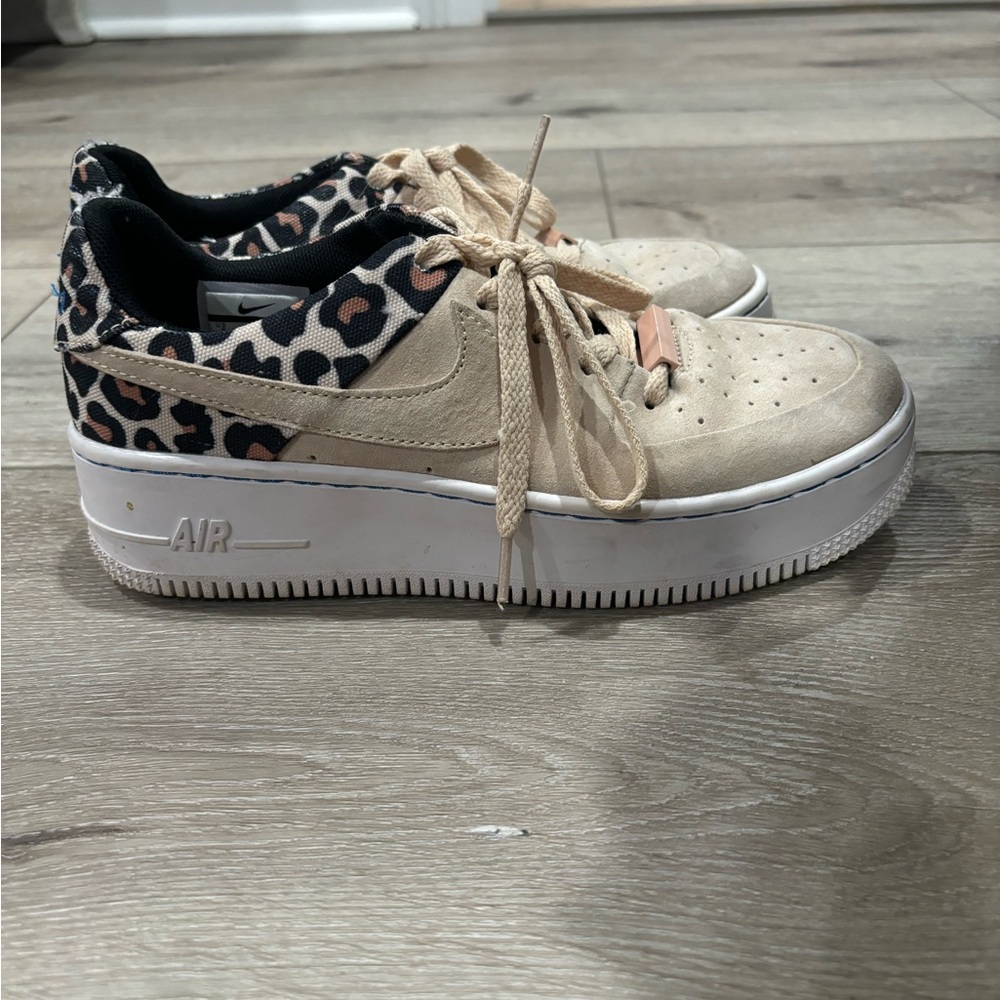 Leopard Air Force One size 8